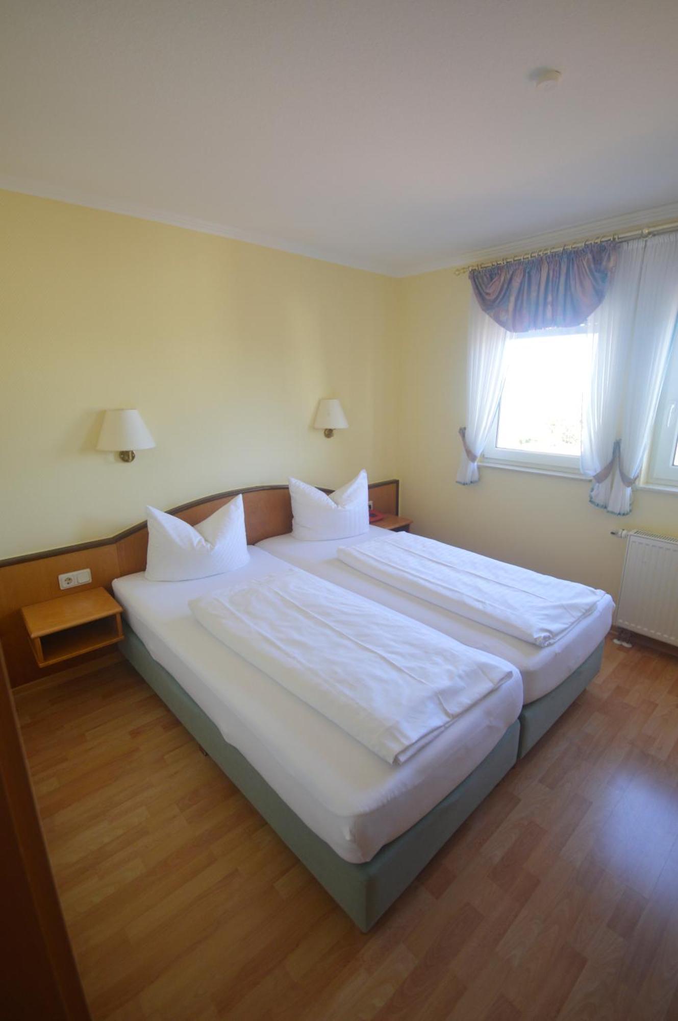 Zur Burgruine Frauenberg Hotel Ebsdorfergrund Bagian luar foto