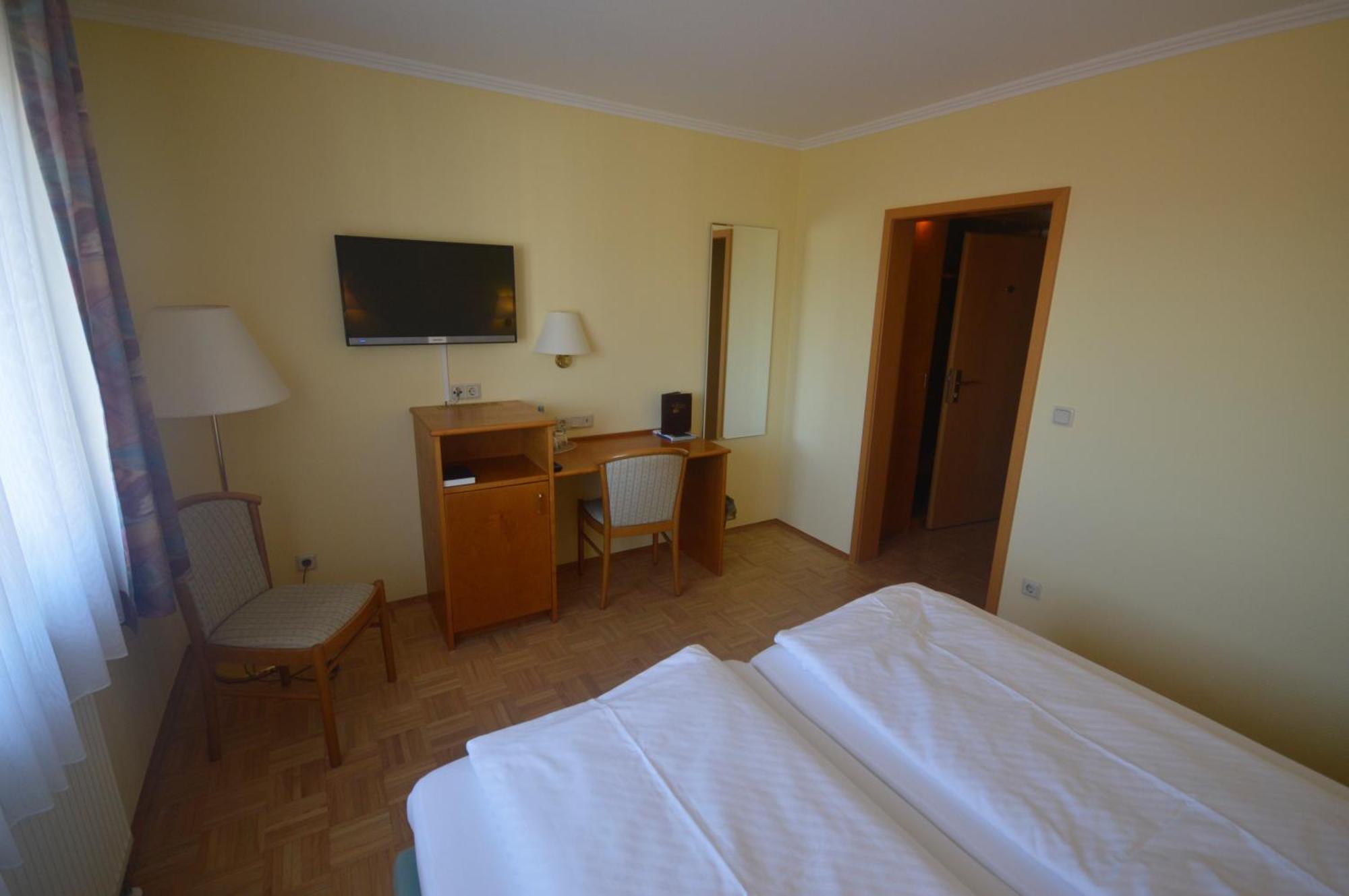 Zur Burgruine Frauenberg Hotel Ebsdorfergrund Bagian luar foto